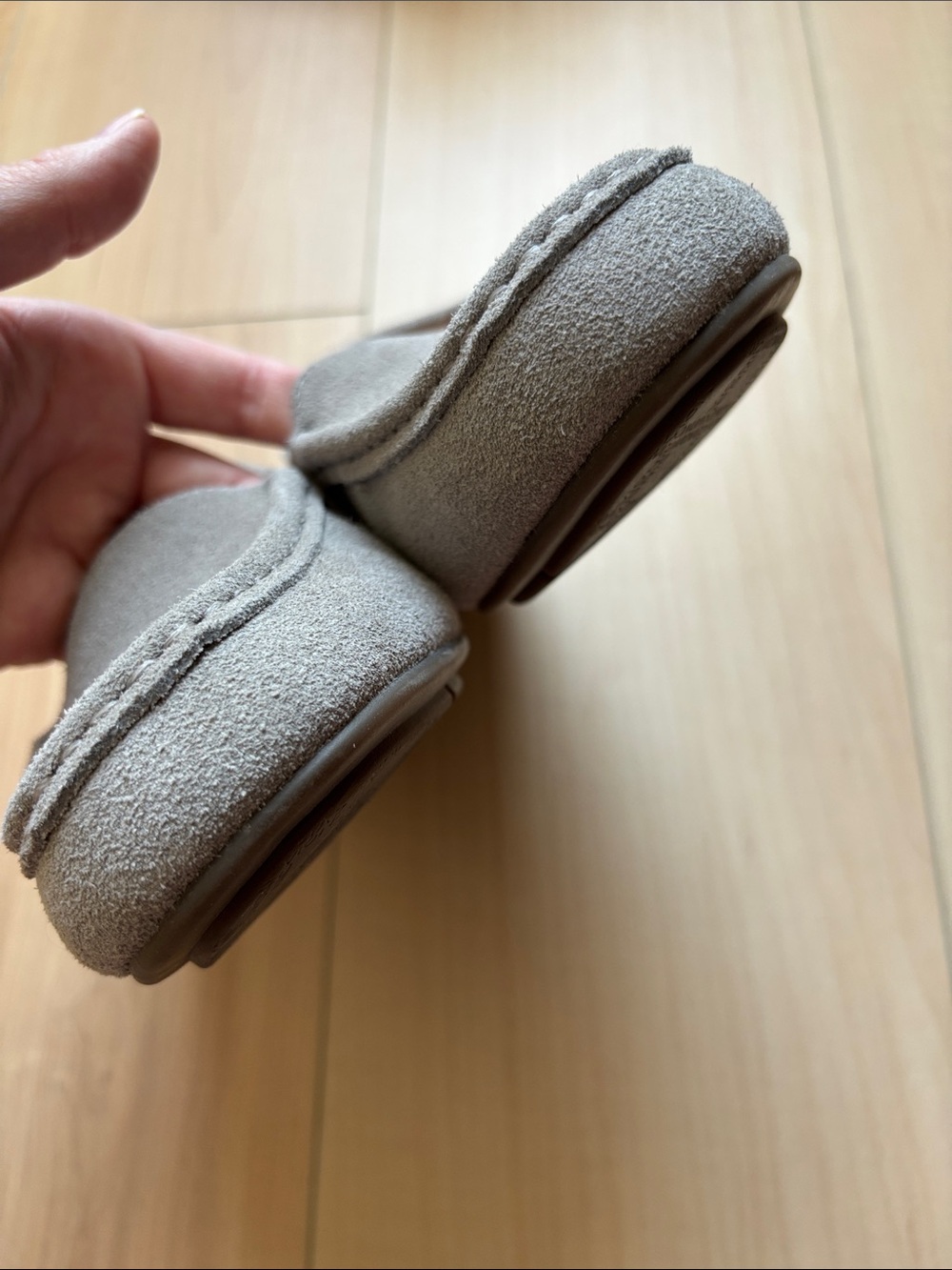 Vionic Suede Leather Debbie Driving Moccasin Loafer Grey Size 6.5. Like New - Picture 4 of 4